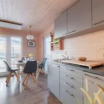 The Goose Modern Retreat