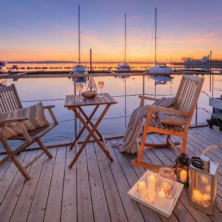 The Goose Modern Retreat Botel *