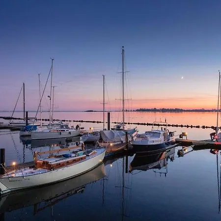 Bådhotel The Goose Modern Retreat Femern